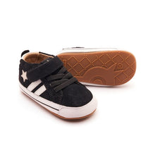 Load image into Gallery viewer, Spruce Bub - Black Suede/Snow
