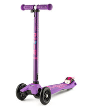 Load image into Gallery viewer, Maxi Micro Deluxe - 3 Wheel Scooter
