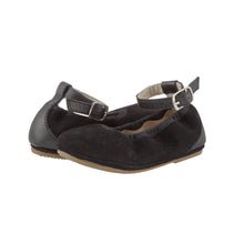 Load image into Gallery viewer, Schmick Flat - Black Suede/Black
